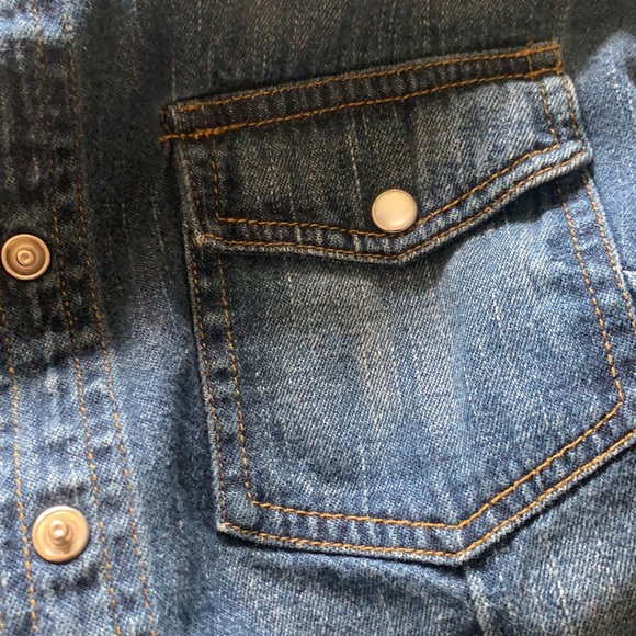 Classic Chambray Button down Shirt - Picture 3 of 4